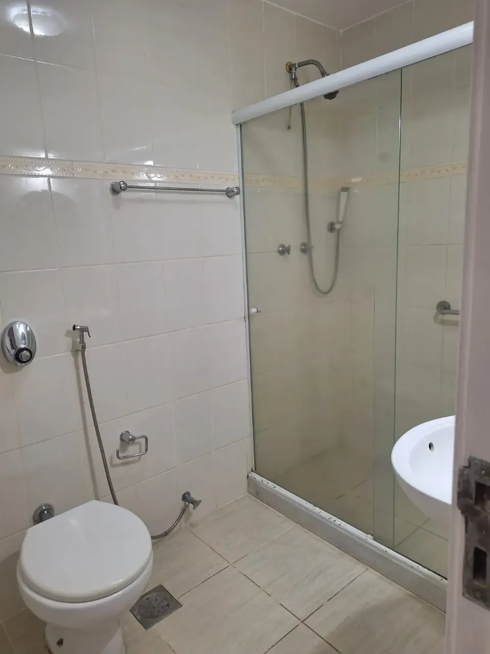 Apartamento de 1 quarto com 2 banheiros e 1 vaga — photo 3