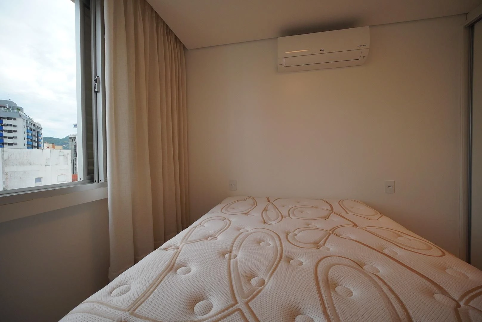 2-bedroom apartment with a washing machine in Florianópolis — photo 22