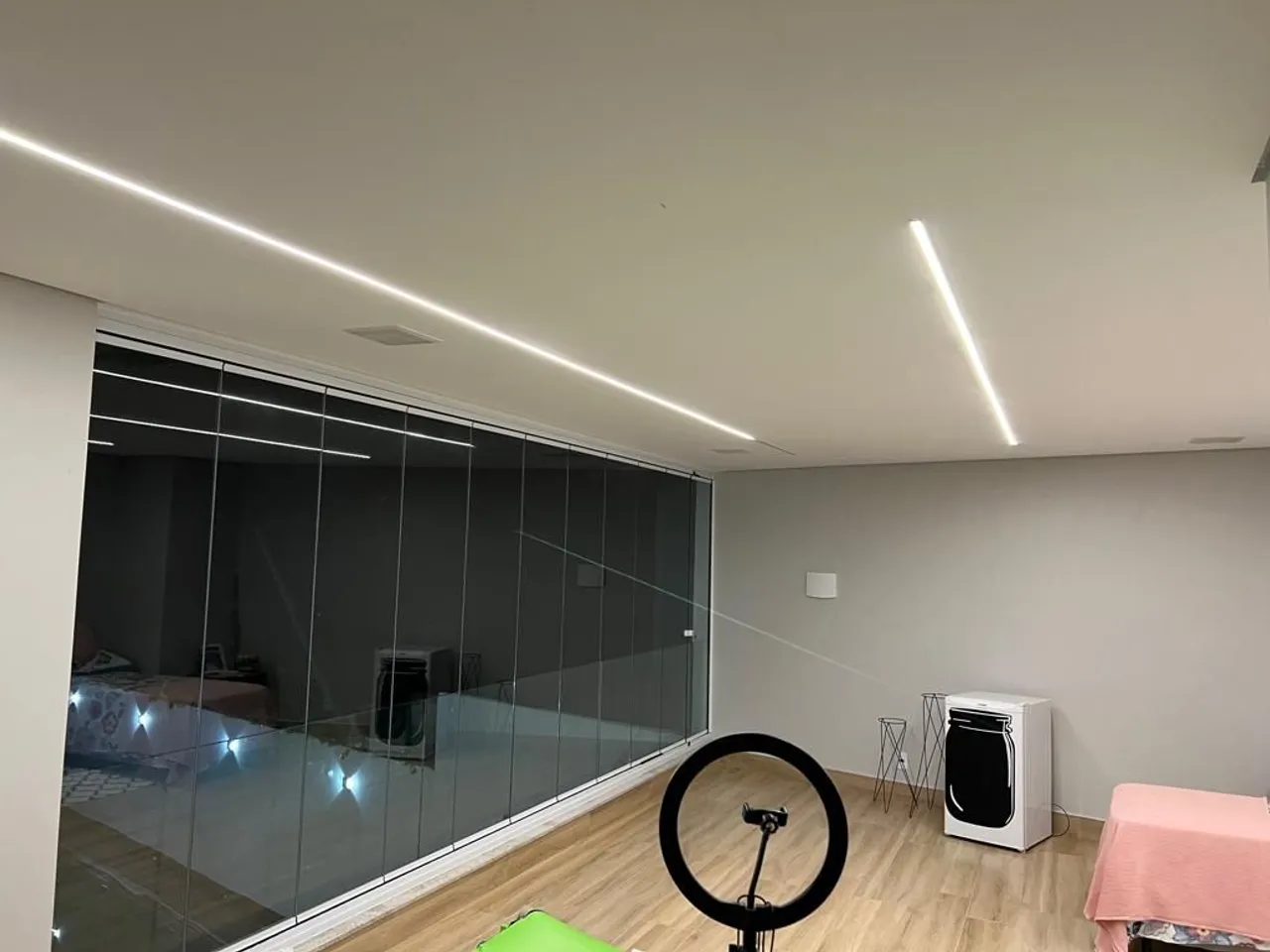 4 quartos e janelas do piso ao teto: casa de 428 m² — photo 8