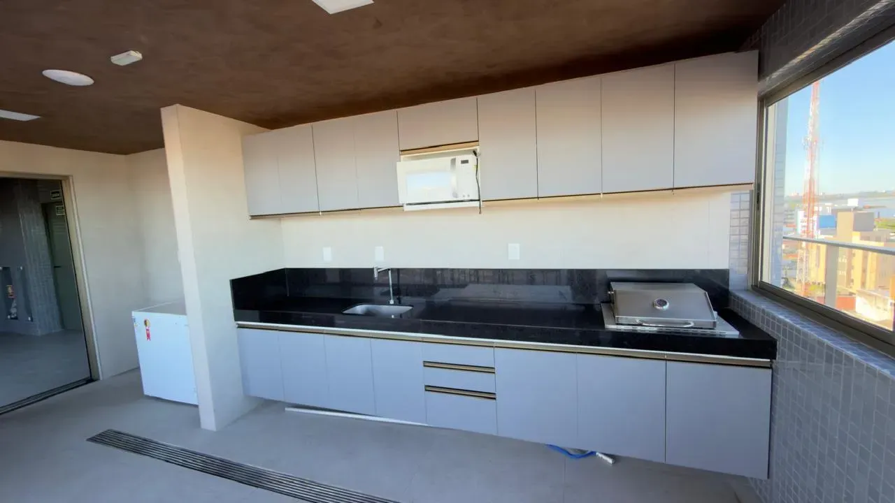 140 m² apartment on the 8th floor with 4 en-suites