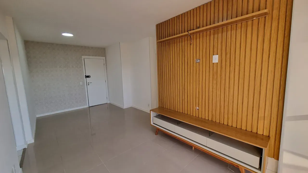 Apartamento com 2 quartos e cozinha fechada moderna — photo 9