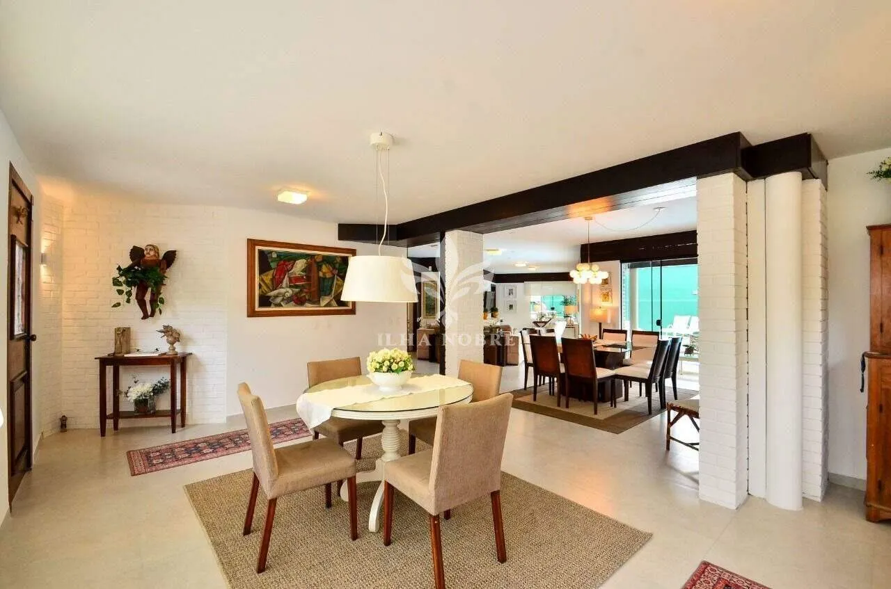Casa mobiliada com 7 quartos e piscina ao ar livre — photo 50