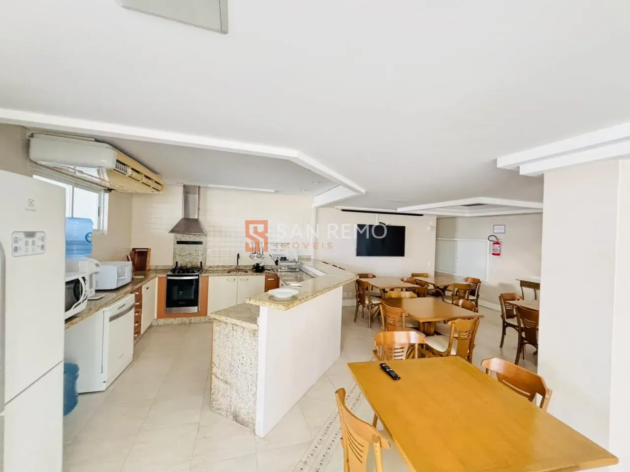 3-bedroom apartment with a water view — photo 22