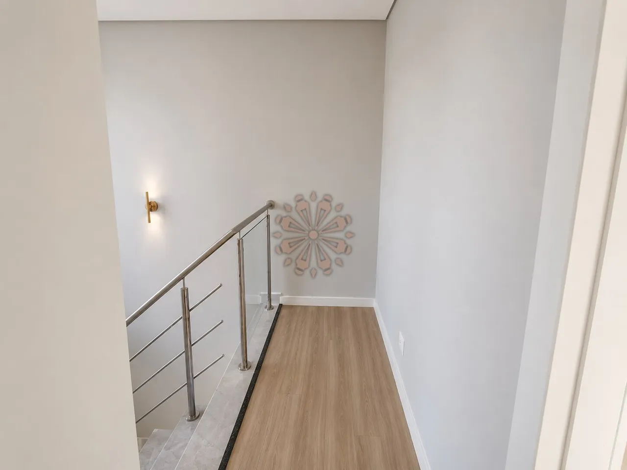 3-bedroom house with en-suites and an open kitchen — photo 12