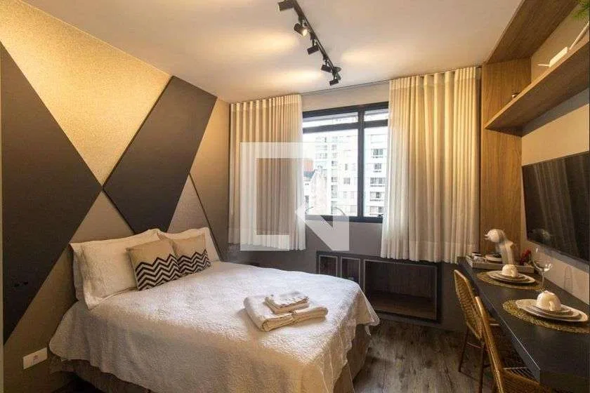 Студія 17 м² з робочим місцем та панорамними вікнами — photo 8