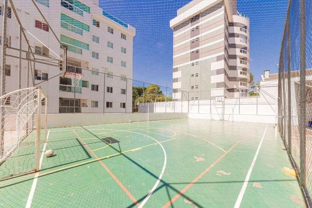 3-bedroom apartment, 1 with its own bathroom, 192 m² — photo 43