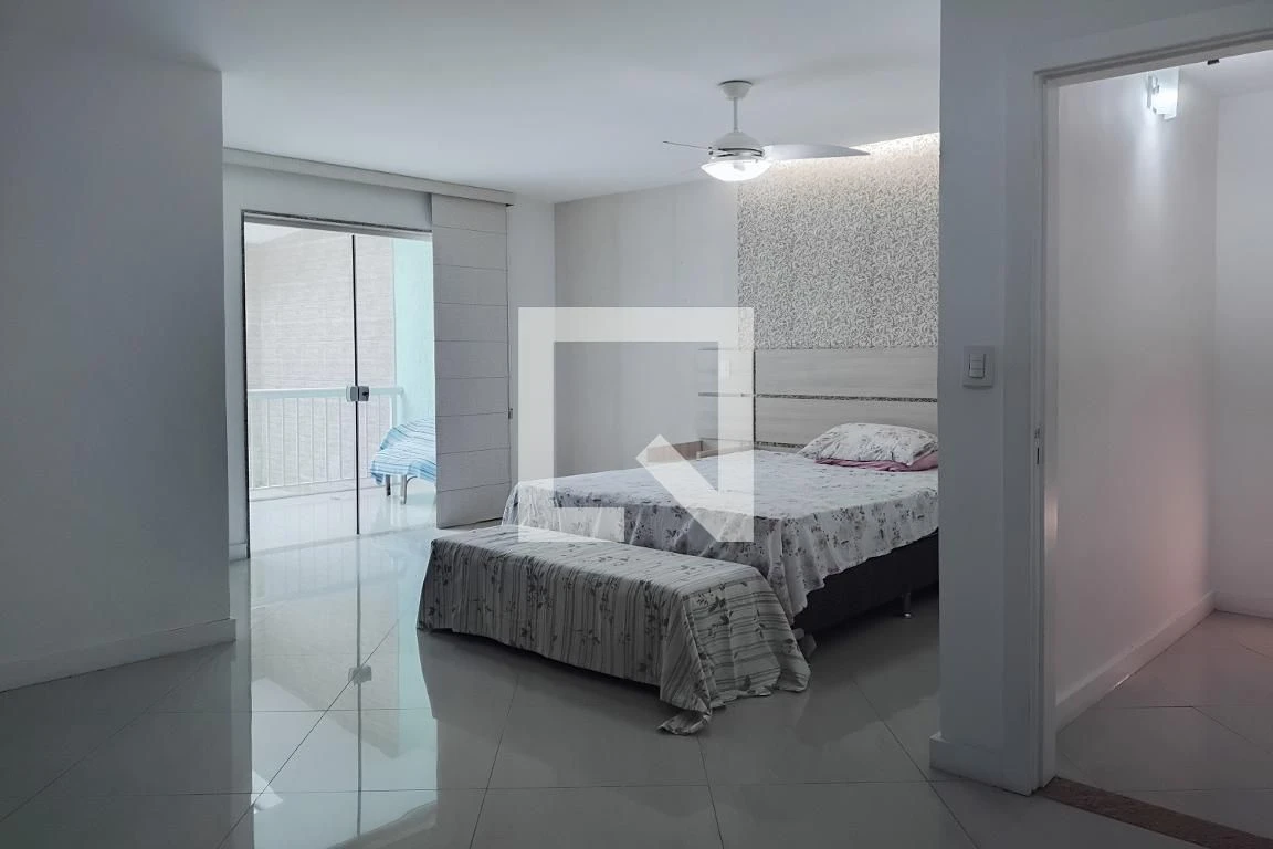 460 m² house with a water view and a private pool — photo 7