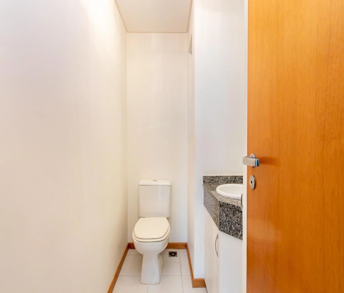 4-bedroom apartment with a home office in Curitiba — photo 27