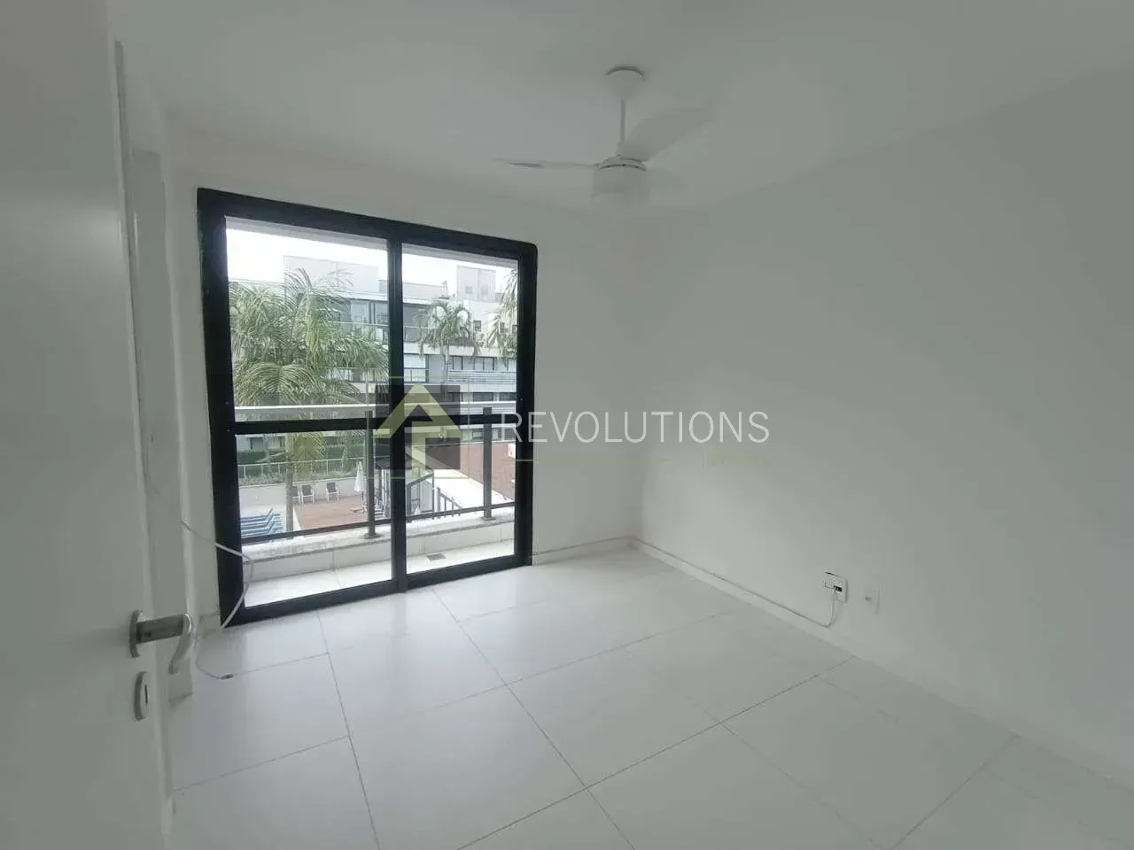 Apartamento sem mobília com 4 quartos e 5 banheiros — photo 13