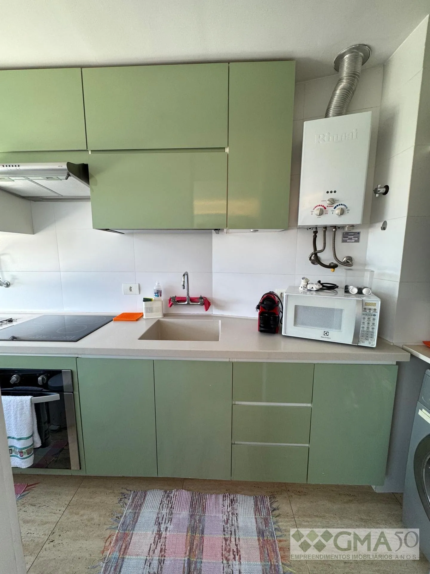 Квартира 50 м² з видом на воду та панорамними вікнами — photo 4