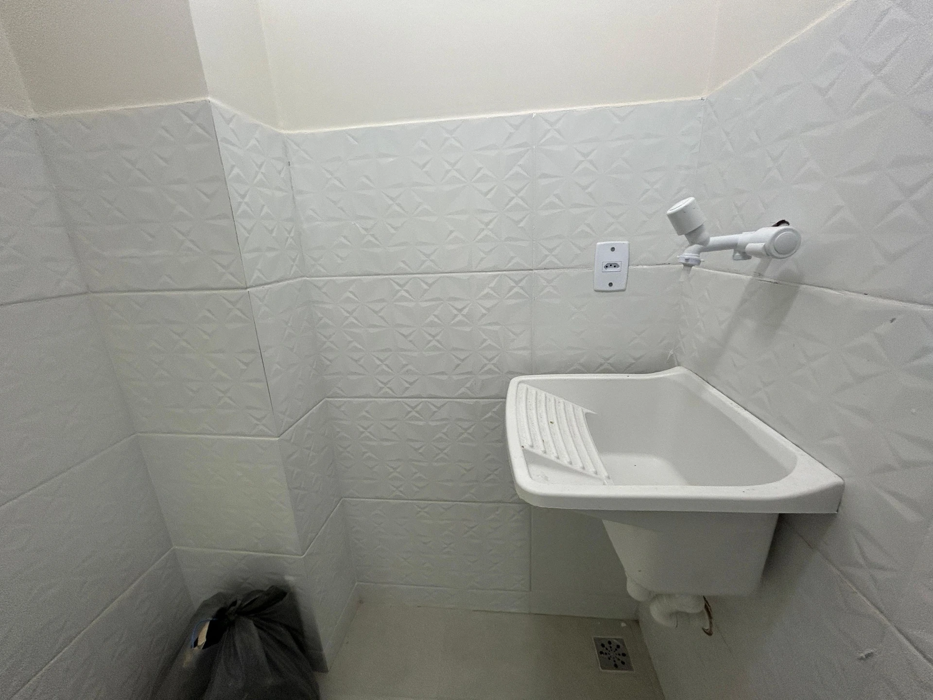 Apartamento sem mobília com 2 quartos, 1 banheiro e varanda — photo 19