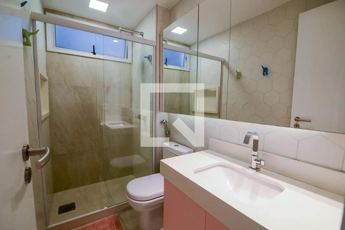 Furnished 4-bedroom apartment with 4 bathrooms — photo 64