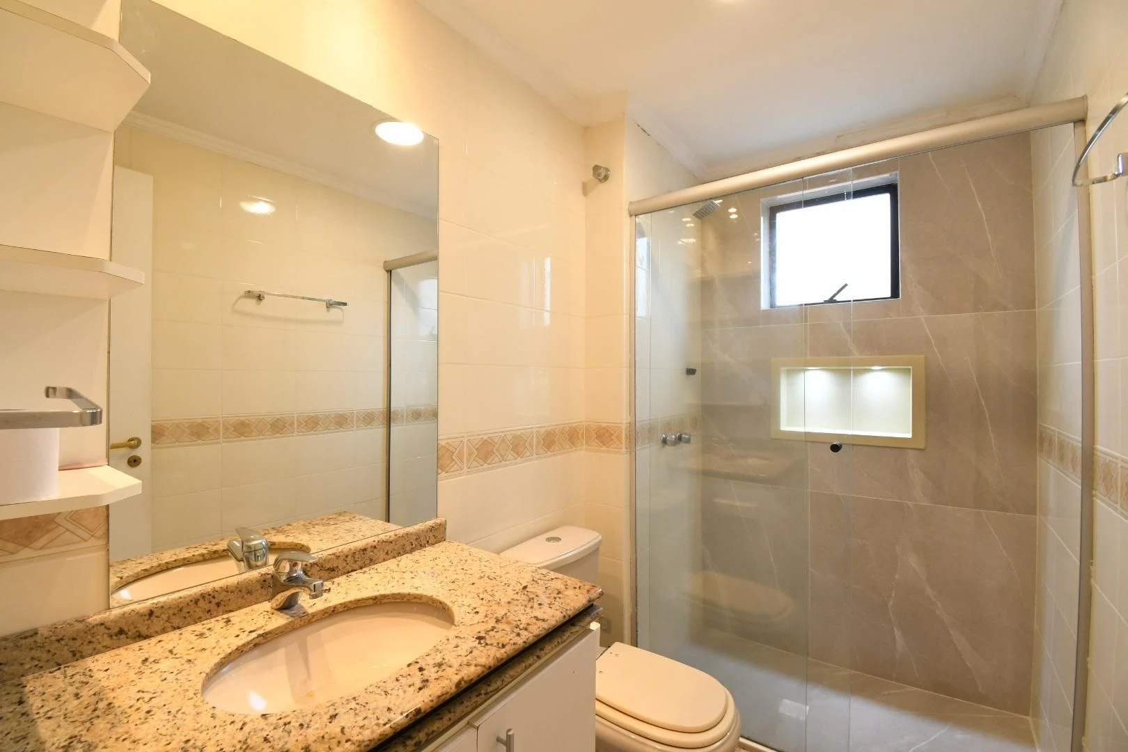 3-bedroom apartment in a building with a gym — photo 26