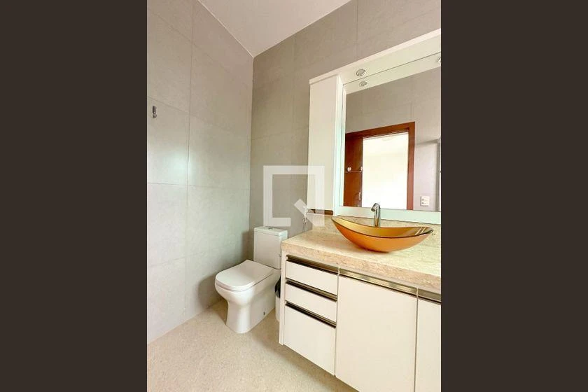 4-bedroom house, 3 with their own bathrooms, 194 m² — photo 9