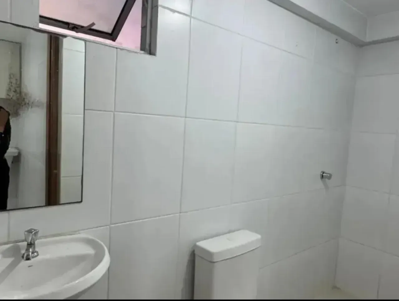 3-bedroom apartment in a building with a coworking space — photo 8