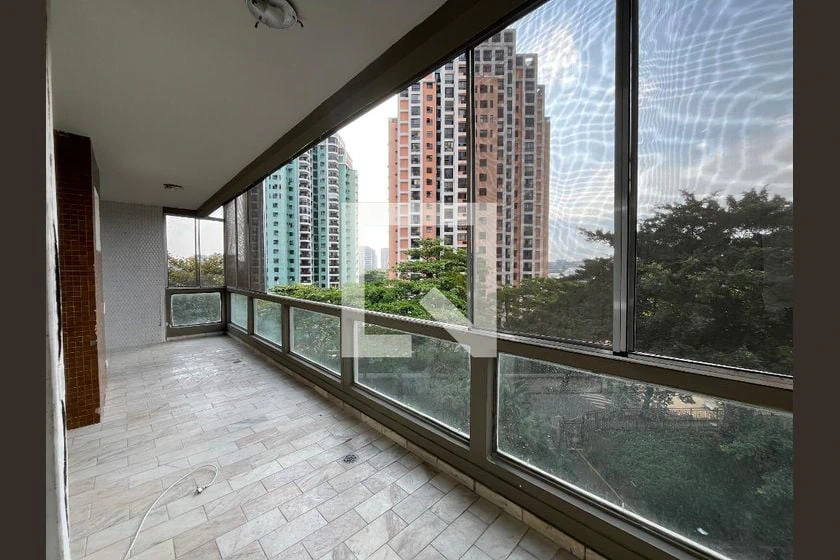 2 quartos e varanda envidraçada: apartamento de 102 m²