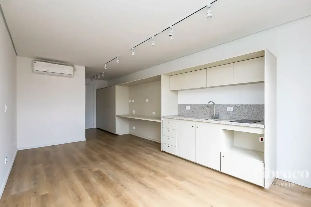 Unfurnished studio with 1 bedroom and 1 bathroom — photo 3