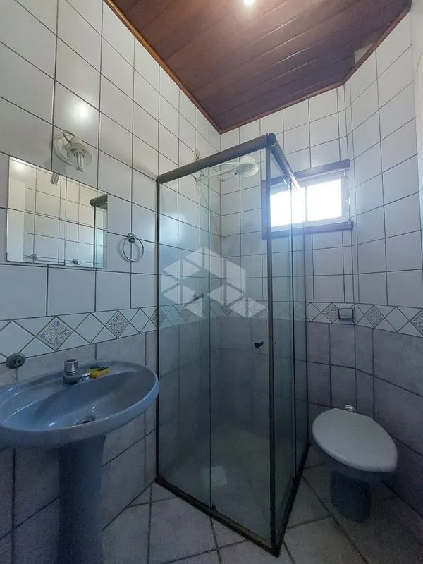 210 m² rental house with 4 bedrooms and a grilled balcony — photo 13