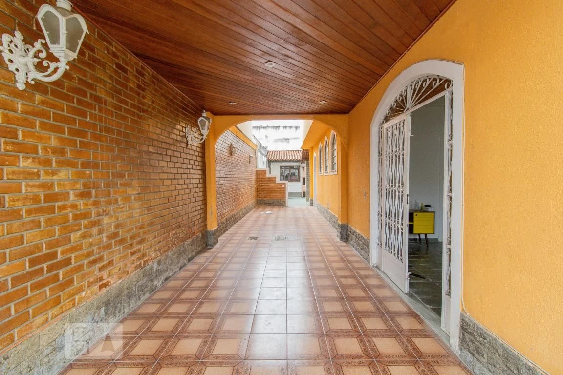 Rental house with 4 bedrooms and a private garden — photo 74