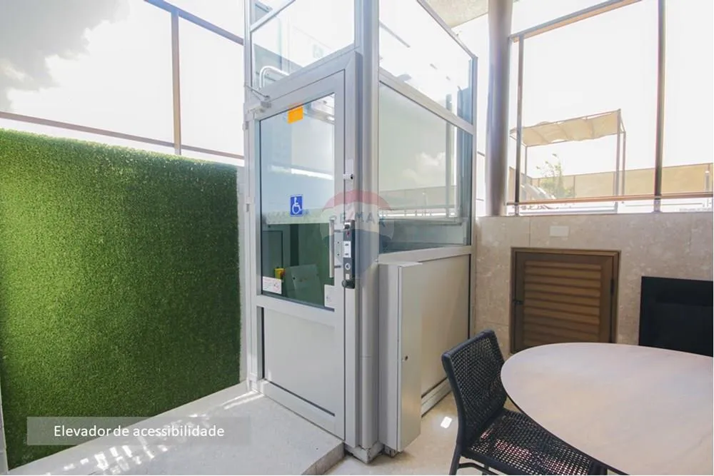 2-bedroom apartment in a building with a coworking space — photo 55