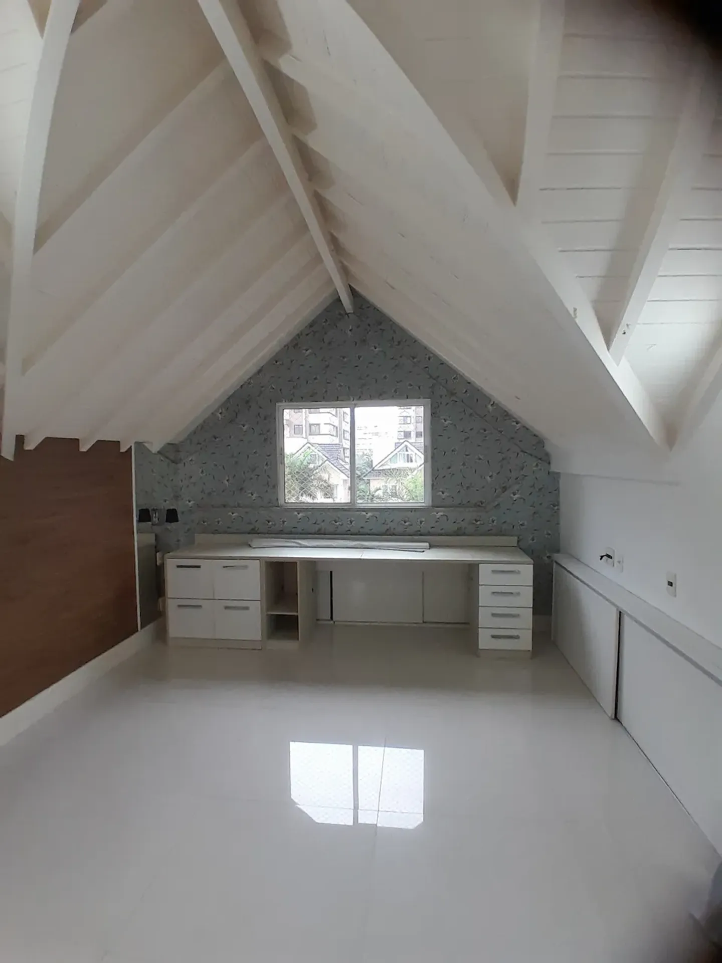 House with 4 en-suite bedrooms and 3 parking spots — photo 35