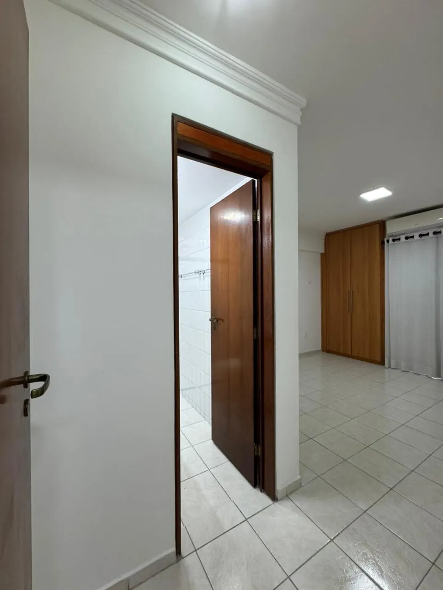 127 m² apartment with a separate kitchen and 3 bedrooms — photo 31