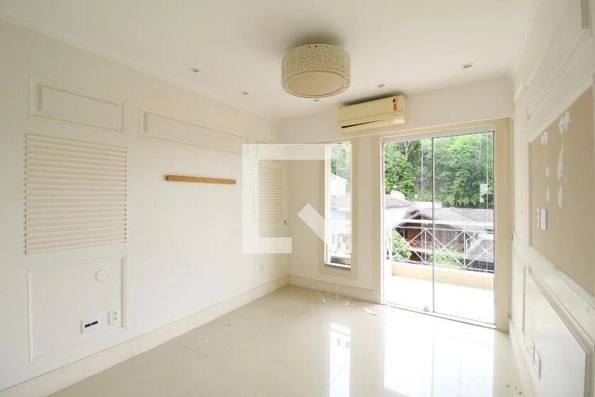 House, 475 m², with floor-to-ceiling windows — photo 22