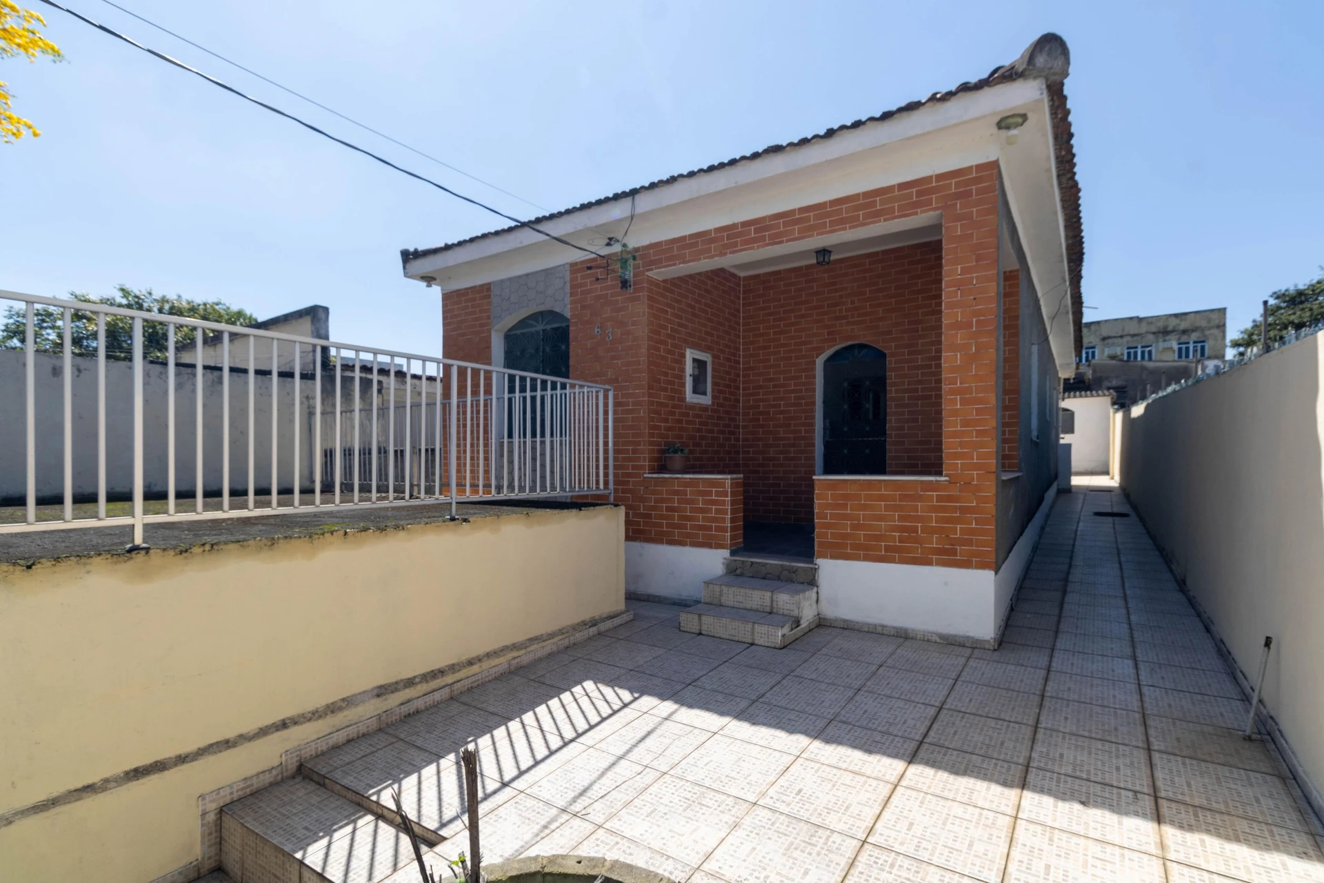 Unfurnished house with 3 bedrooms and a private garden — photo 25