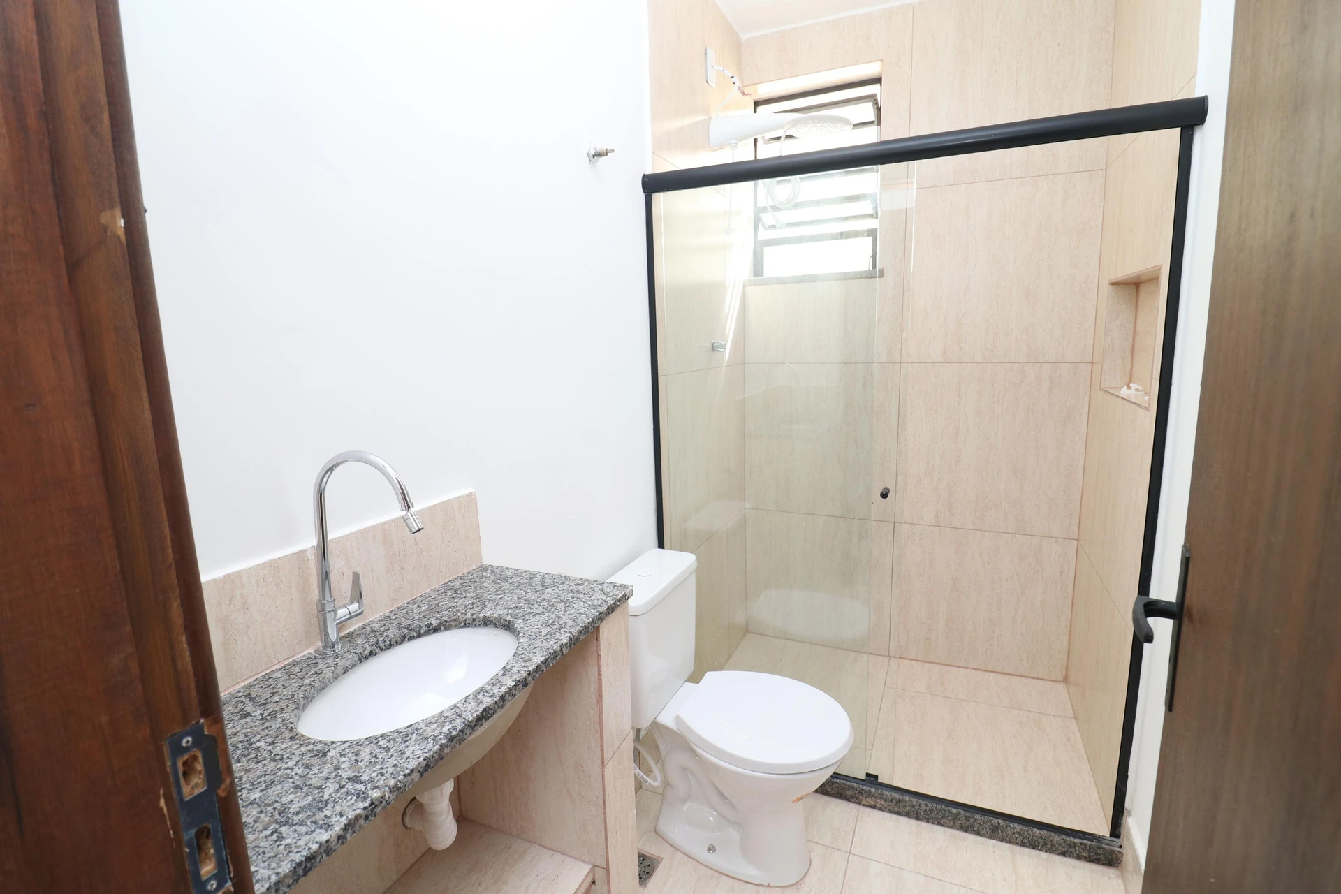 3-bedroom apartment, 1 with its own bathroom, 120 m² — photo 25
