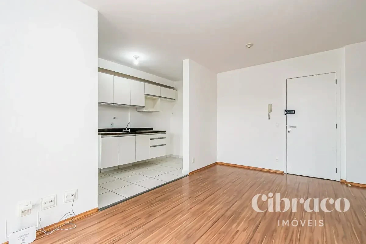 Glass-enclosed balcony in a 2-bedroom apartment, 69 m² — photo 6