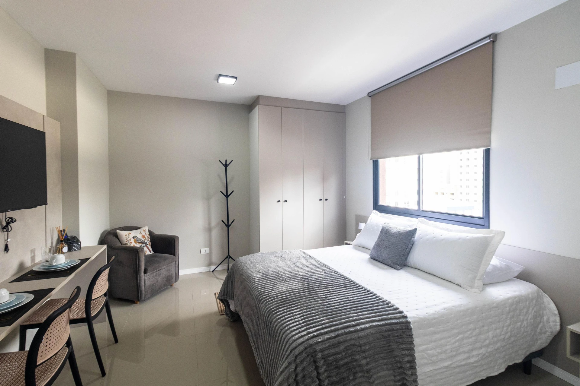 One-bedroom apartment with a home office in Curitiba — photo 3