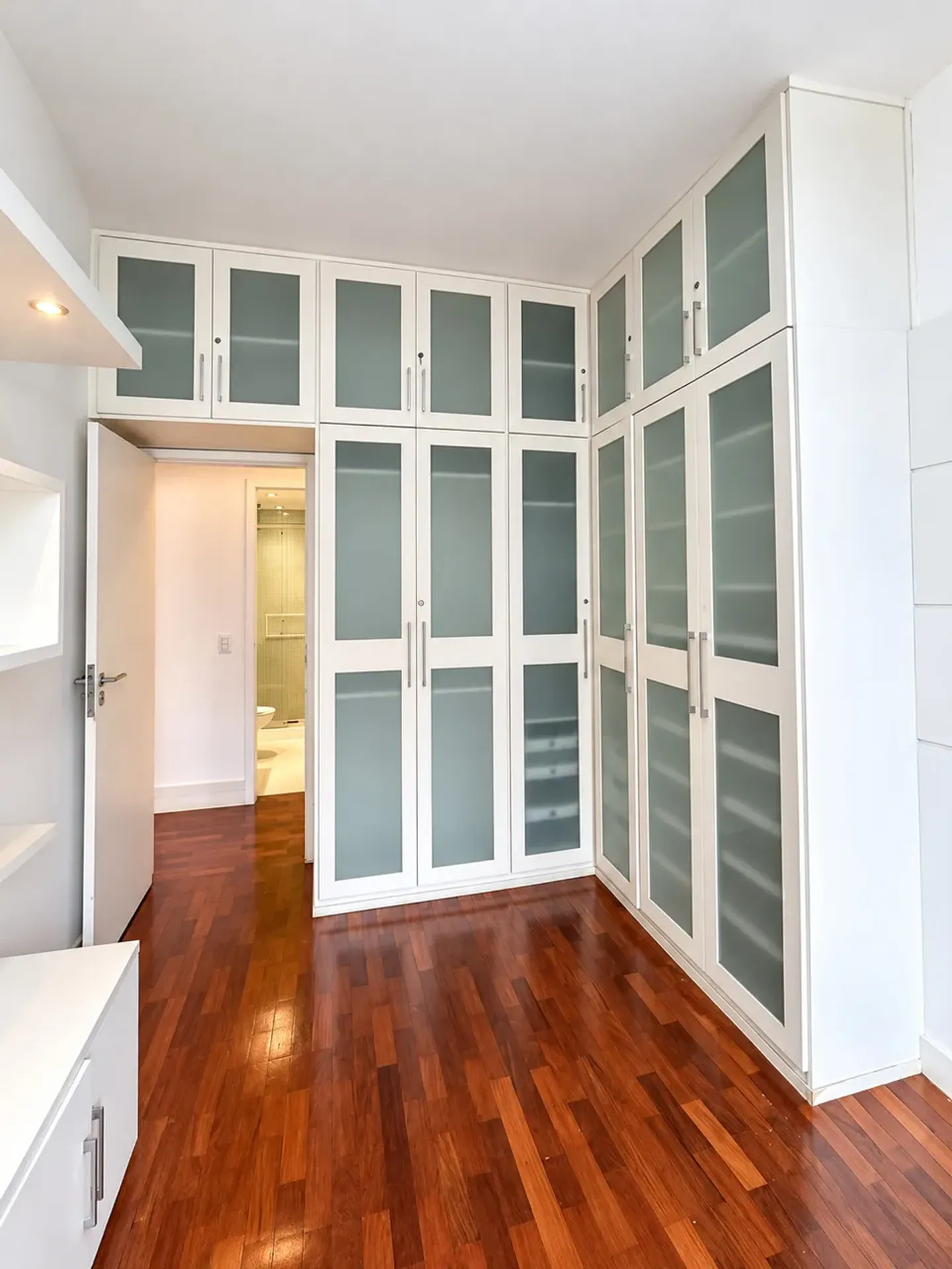 3-bedroom apartment with a dishwasher in Rio de Janeiro — photo 17