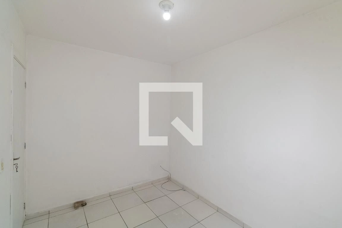Apartamento con piso de cerámica, 2 dormitorios y 1 plaza — photo 24