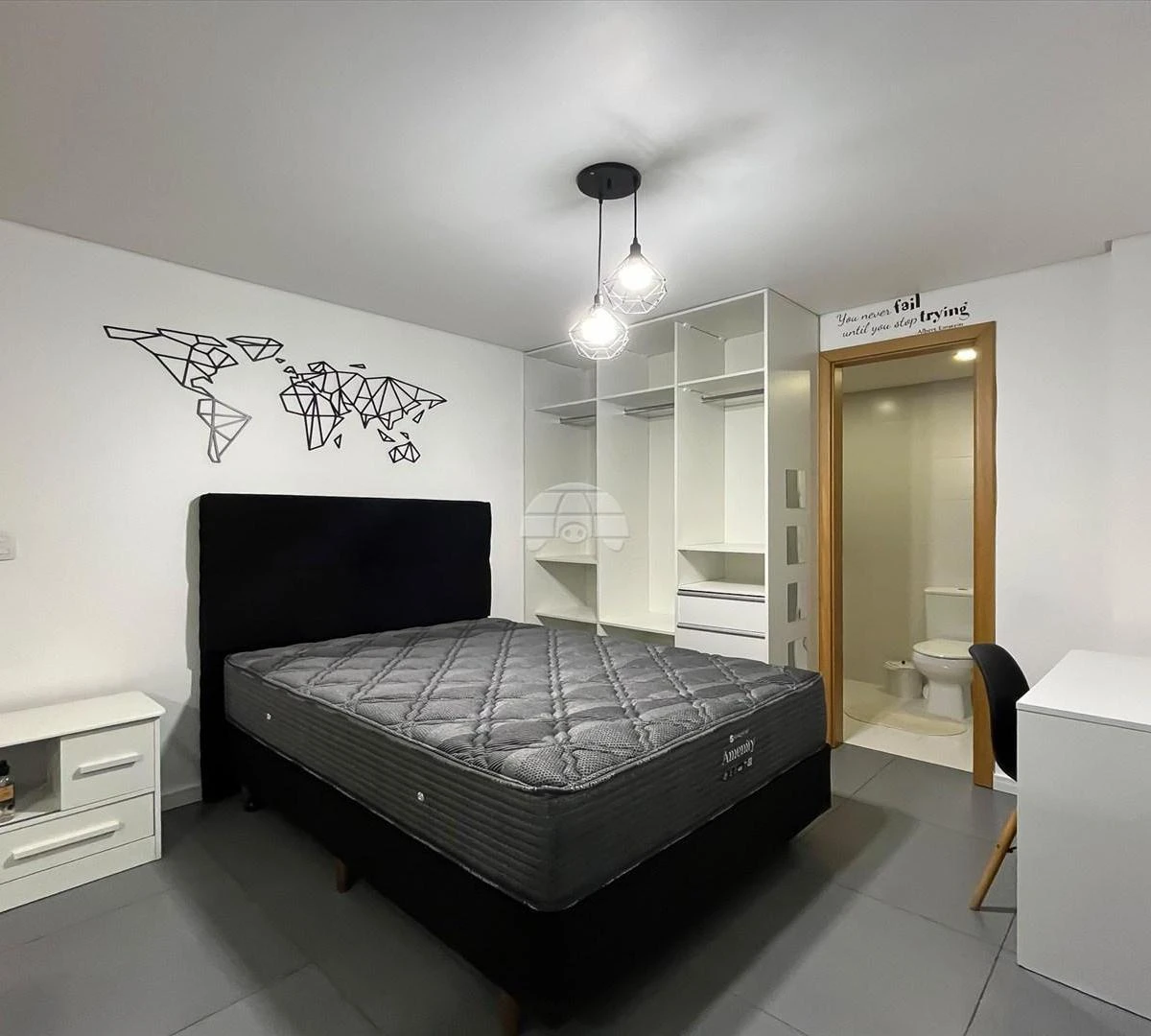 One-bedroom apartment with a dryer — photo 2