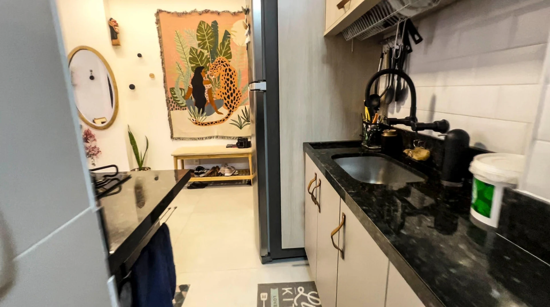 Furnished 2-bedroom apartment with 2 bathrooms — photo 26