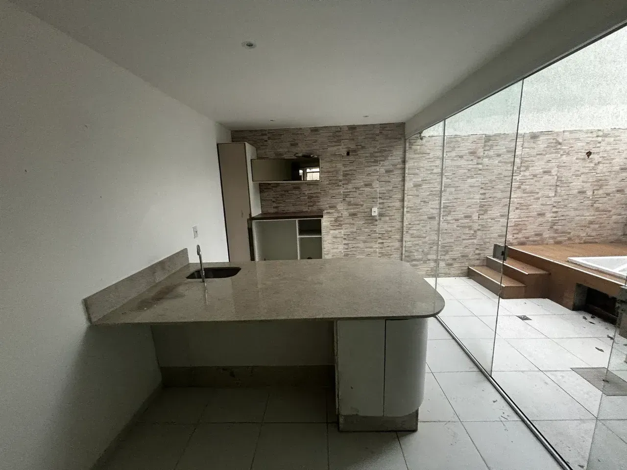 House with 4 bedrooms, 5 bathrooms and 3 parking spots — photo 14