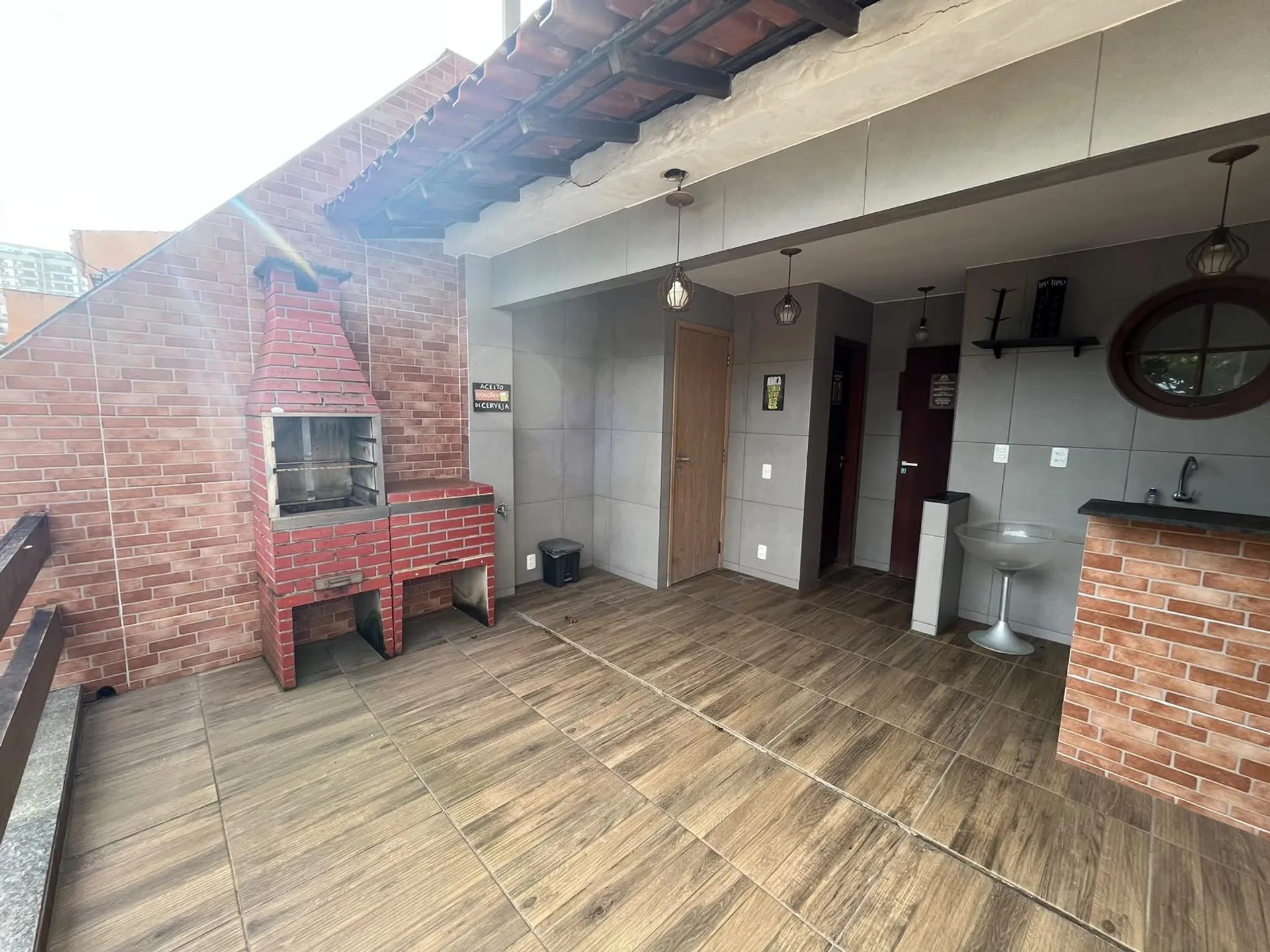 Balcony with a grill in a 3-bedroom house, 200 m² — photo 8