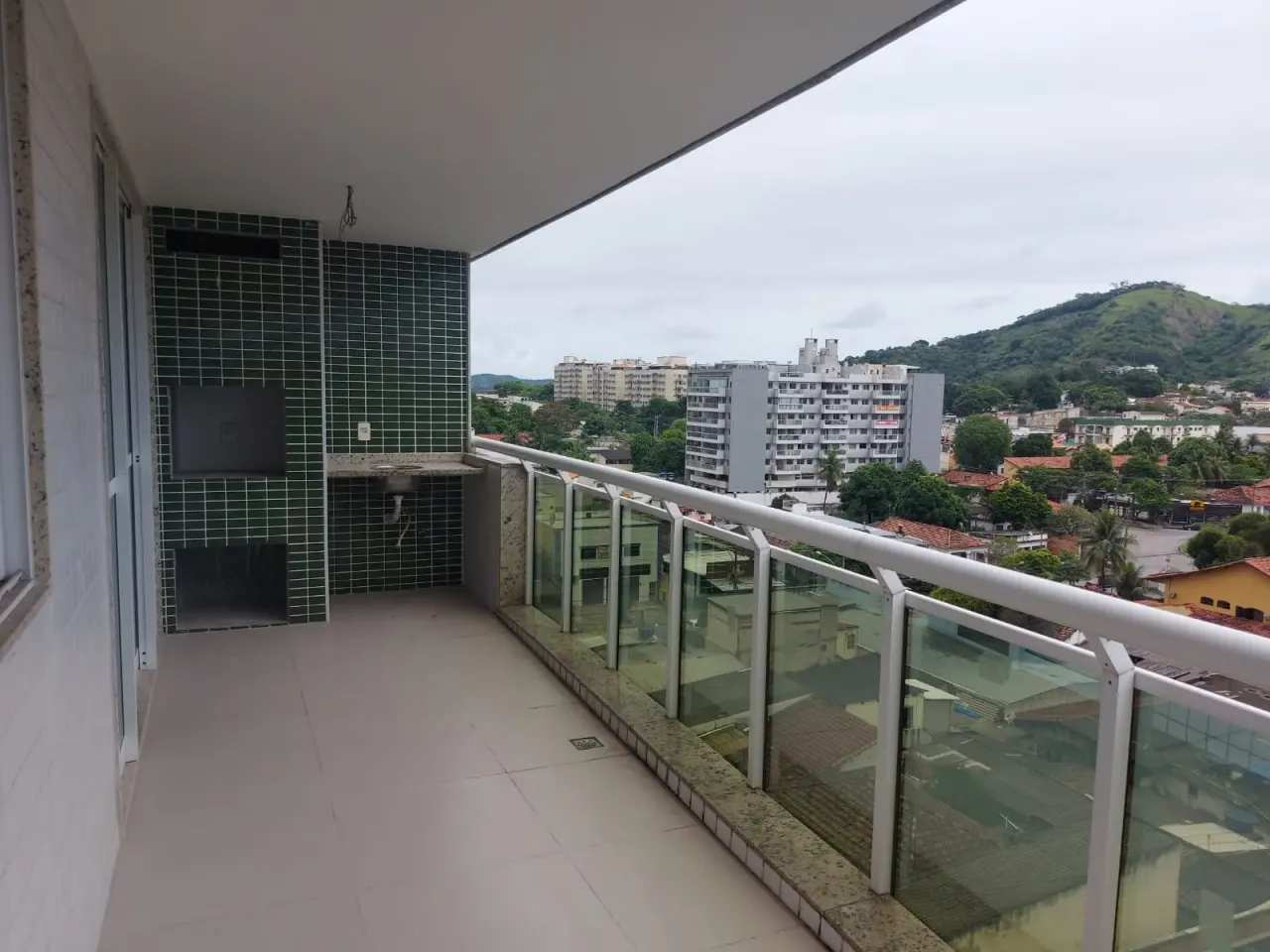 255 m² duplex-style home with 3 bedrooms and balcony grill — photo 4