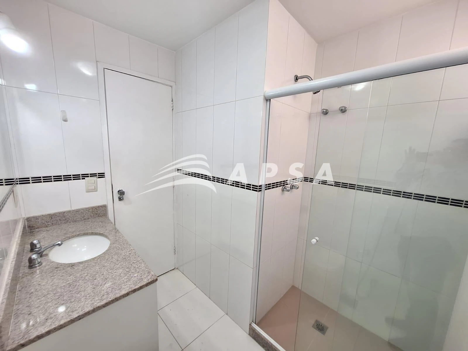 Деревянный пол или ламинат и 2 спальни: квартира 80 м² — photo 2