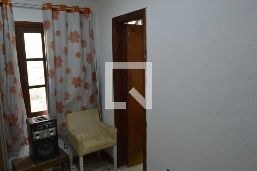 4-bedroom house with a park view — photo 17