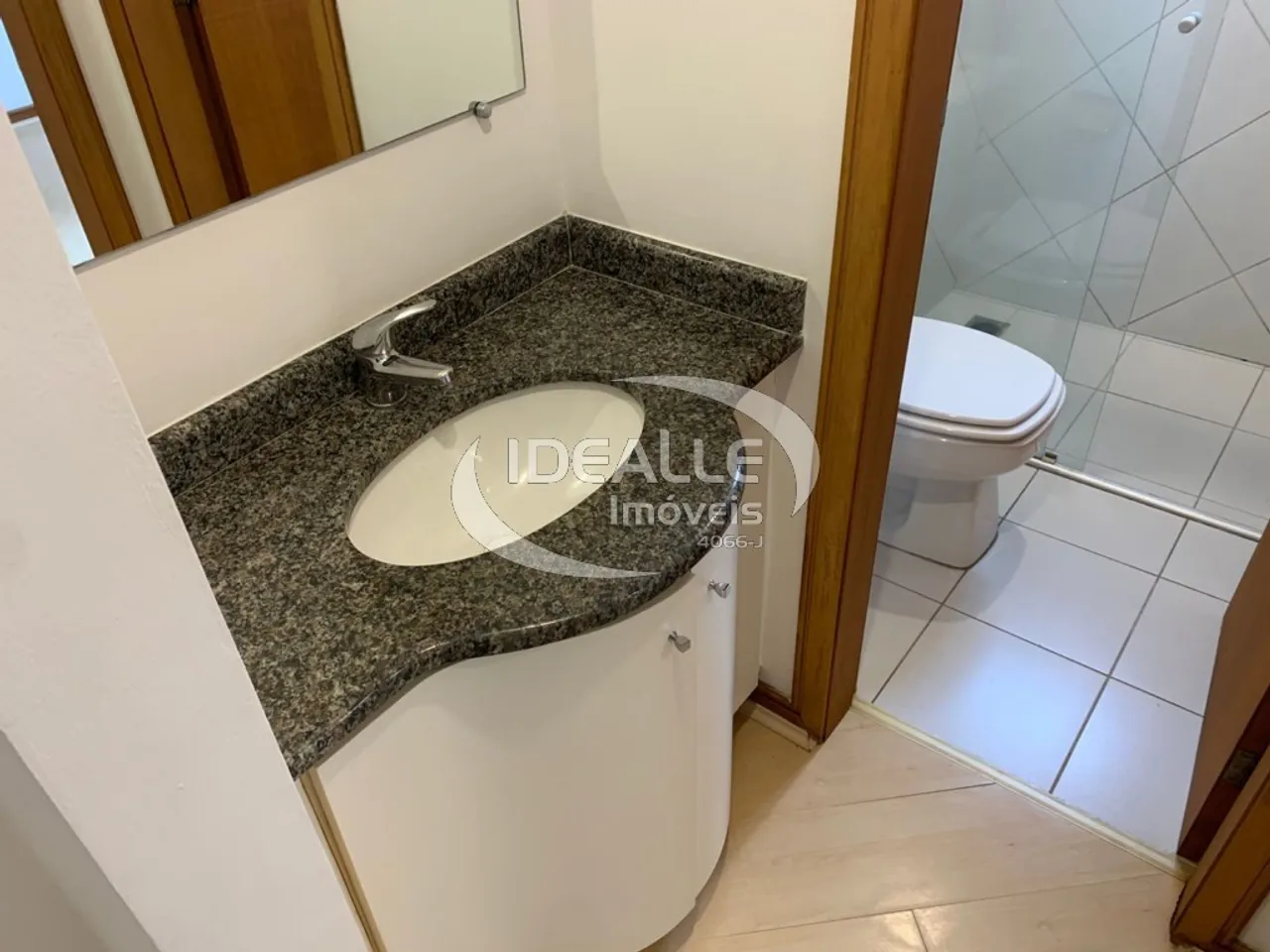 1-bedroom apartment with balcony and 58 m² — photo 13