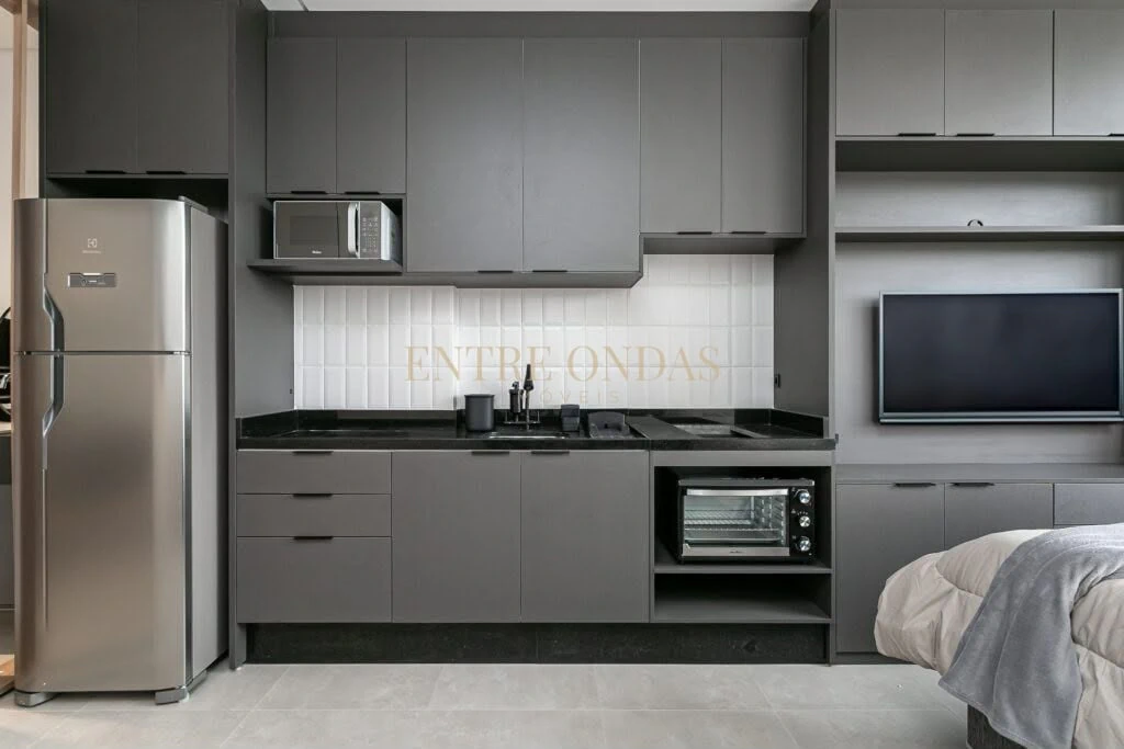 Furnished studio, 27 m², with a home office