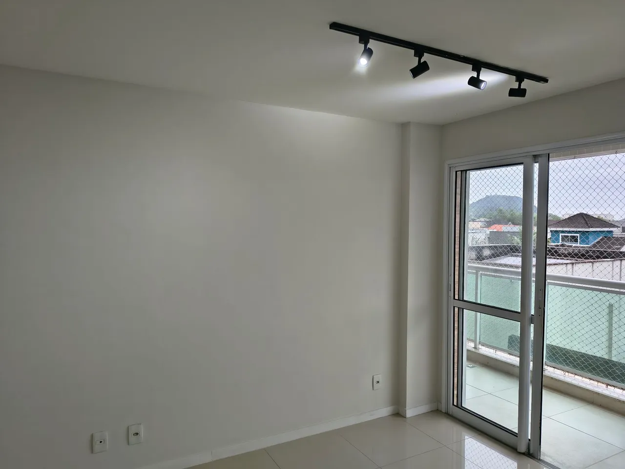 2-bedroom apartment with a mountain view in Rio de Janeiro — photo 17