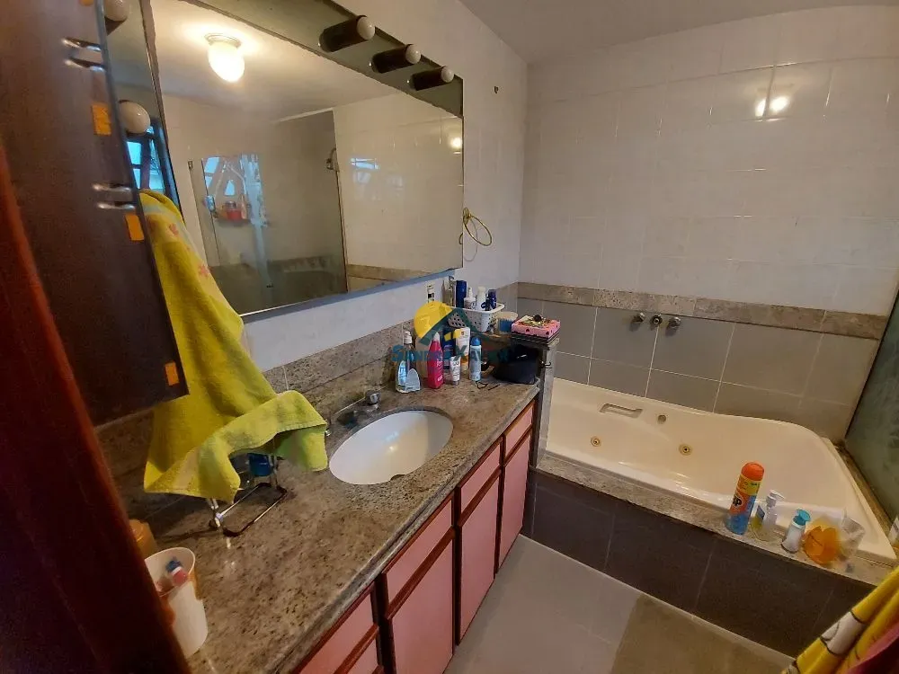 House with 4 bedrooms and 5 bathrooms for rent — photo 30