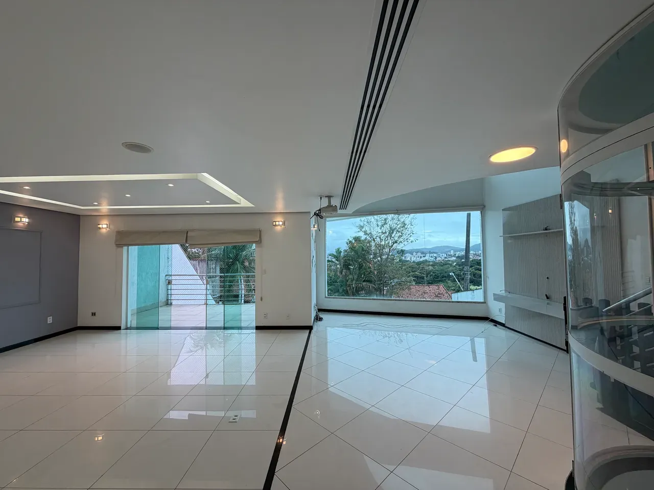 475 m² house with 4 bedrooms and gas open-plan kitchen — photo 8