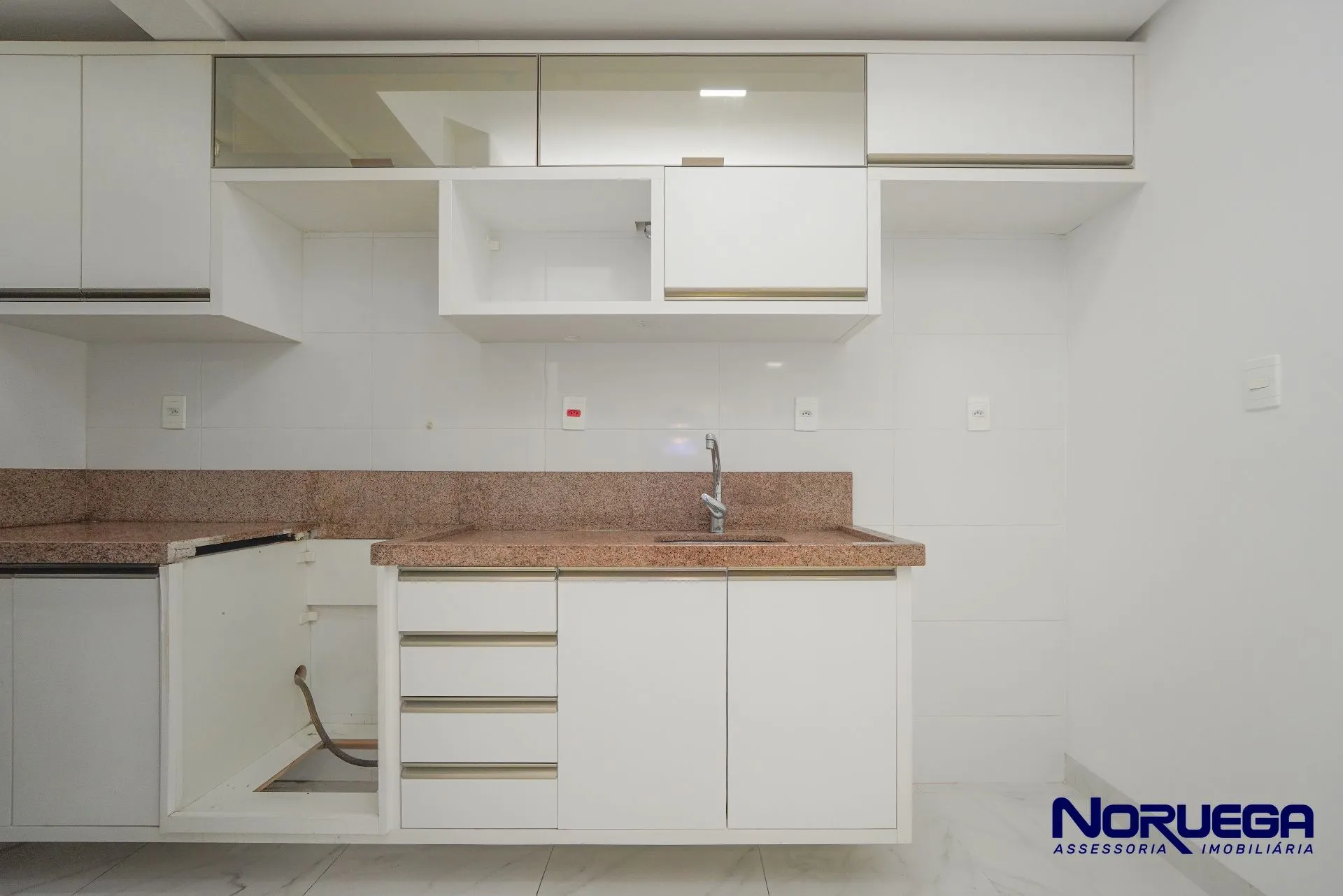 3-bedroom apartment, 1 with its own bathroom, 108 m² — photo 2
