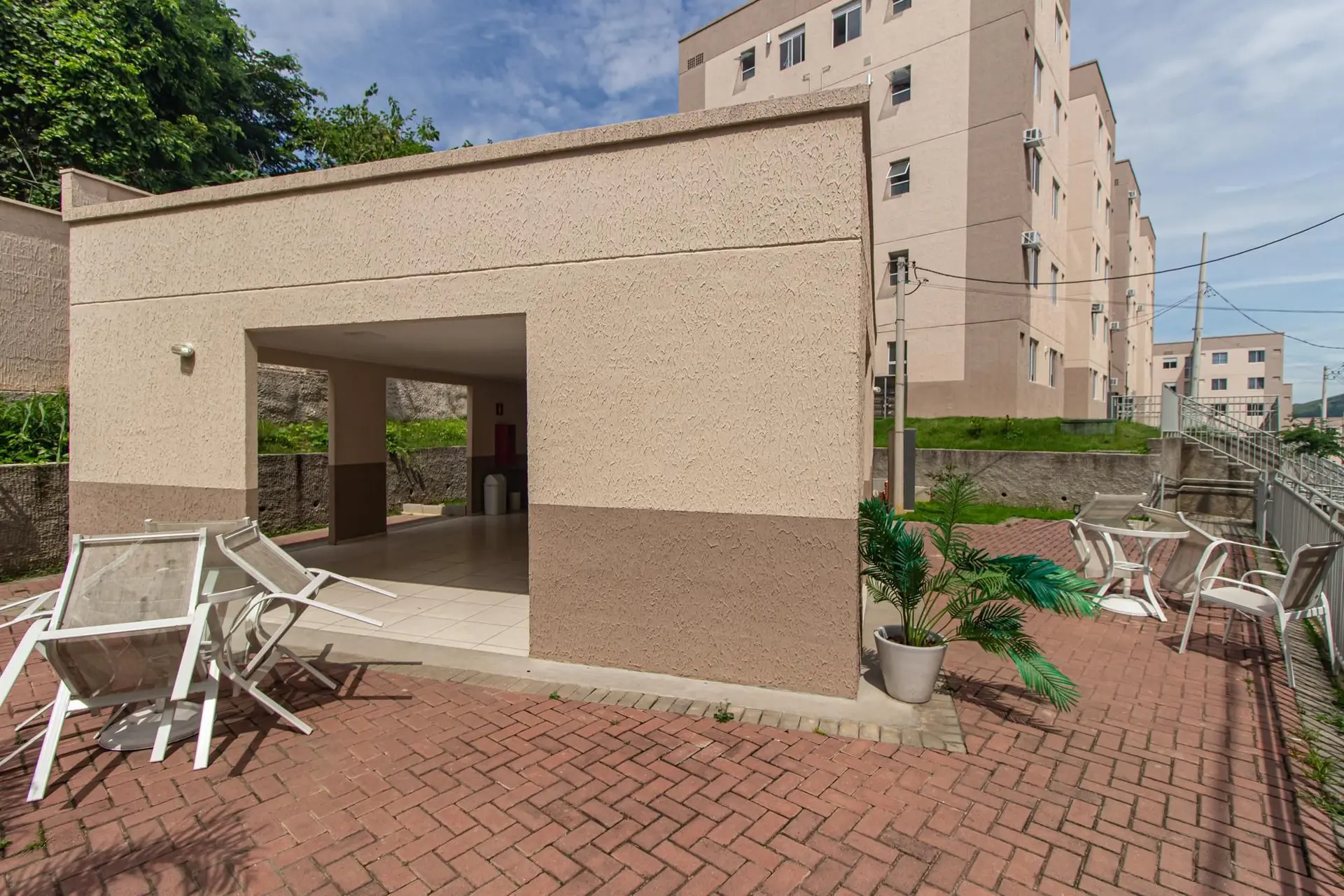 Mountain view in a 2-bedroom apartment, 37 m² — photo 13