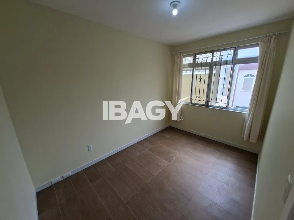 Apartamento de 4 dormitorios con chimenea y 1 suite — photo 21