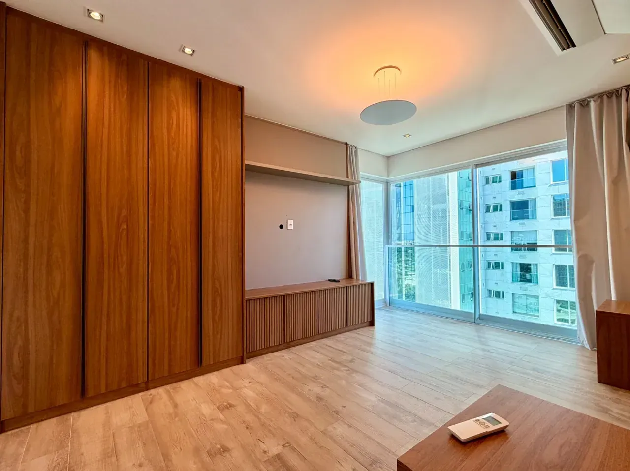266 m² apartment with 3 bedrooms and an open kitchen — photo 5