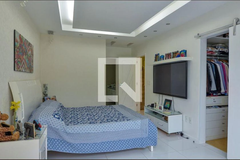 380 m² house with 4 bedrooms and air conditioning — photo 14